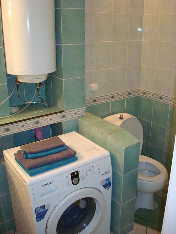 Apartment On Privokzalnaya 2/1 Vinnytsja Buitenkant foto